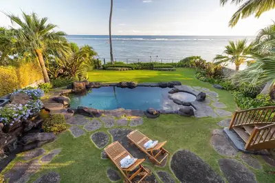 Image de Kahala Oceanside - 6 chambres / 6 1/2 salles de bain / 14 personnes