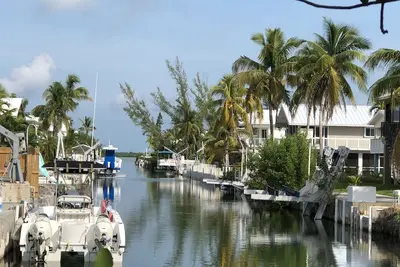 Image de Snowscape - Maison propre et tropicale 3/2 construite sur le magnifique canal