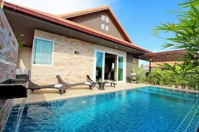 Image de Costume de famille 3 chambres avec piscine privée