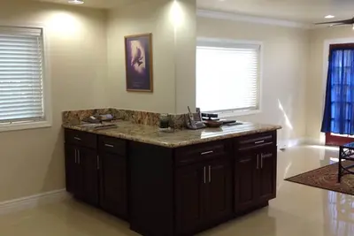 Image de La maison de deux chambres avec vue sur l'océan se situe dans la communauté fermée et sécurisée de Kumulani.