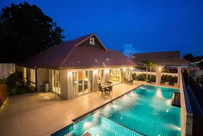 Image de Villa de Luxe 6 Chambres avec Piscine Privée