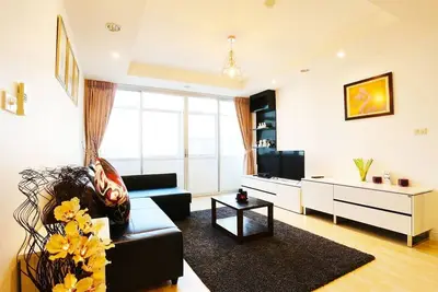 Image de 5 minutes à Bts, Spacieux, 2 Br, 140 m².