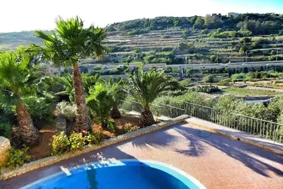 Image de St Antoine - maison de ferme typique avec piscine et ajouter. appartement