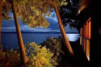 Image de Cottage isolé et privé au bord du lac - Vues impressionnantes - Paix et calme