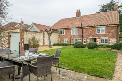 Image de Un beau cottage de trois chambres récemment rénové à Thornham.