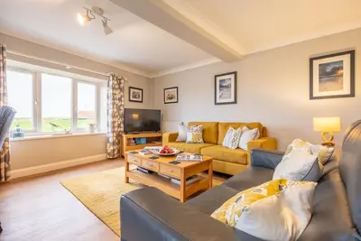 Image de Un bungalow de trois chambres récemment rénové dans le centre de Wells-next-the-Sea.