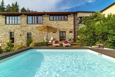 Image de Belle maison nichée dans la campagne toscane