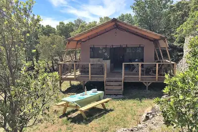 Image de Domaine Aux Quatrefeuilles d'Oc - Yucca Lodge