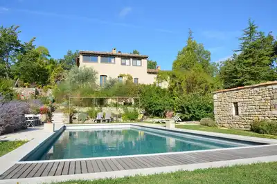 Image de Appartement en rez de jardin, dans bastide provençale, au coeur du Luberon