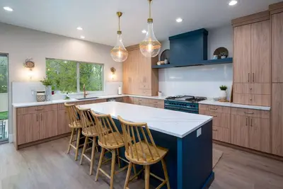 Image de Amélioré et moderne Wasatch Valley Accueil. Proche des commodités, des restaurants.