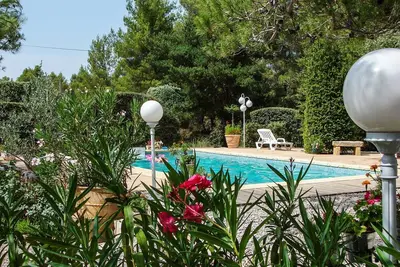 Image de Villa en pleine nature, avec piscine, près d'Aix- en-Pce.