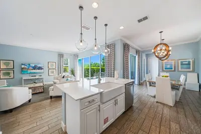 Image de 5/5. 5, piscine privée, 10 km de Disney, accès au parc aquatique moderne et gratuit