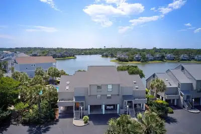 Pelican Watch Villa 8a: 3 Br / 2. 5 Ba condo à Pawleys Island, 8 personnes