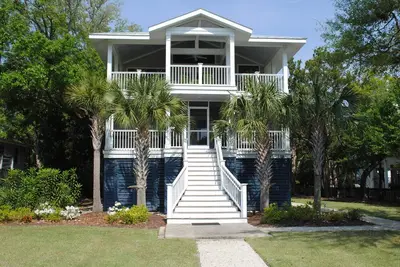 105 Parker Drive: 5 Br / 4. 5 Ba maison à Pawleys Island, 12 personnes
