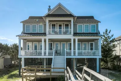 Château de sable: 6 Br / 6. 5 Ba maison à Pawleys Island, pour 16 personnes
