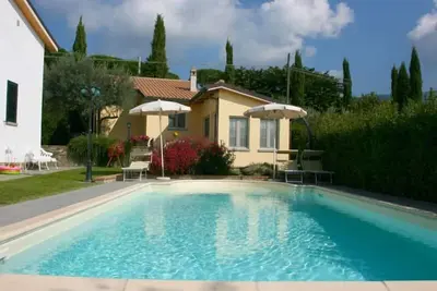 Image de Cottage pas loin de la ville de Cortona, parfait pour les couples pour des vacances romantiques ou u