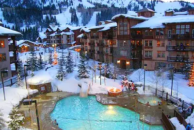 Image de Suite Wanderlust - Él��gamment condo ski in / out avec cuisine gastronomique garnie