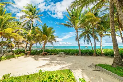 Image de Tradewinds Paradise Villas 23a face à l'océan à seulement 140 $ - Summer Special! !
