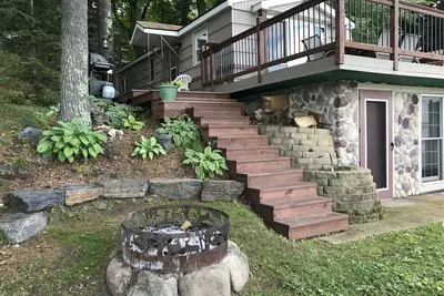 Image de Nouvelle Liste | Lakeshore Cabin sur le lac d'os