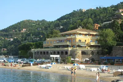 Grand studio avec loggia en front de mer à Théoule-sur-Mer. Vue exceptionnelle.