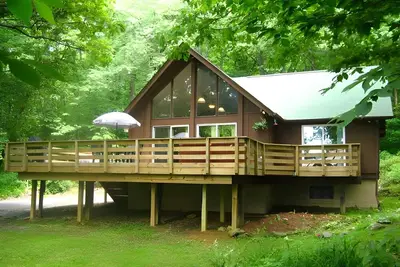 Image de Hot Tub Heaven # 9 - Cabane de vacances Ă louer Ă Linden, Virginie