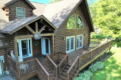Image de The Legacy Luxury Cabin - Lake Milton Sleeps 22, Fall Special 282 $ par nuit!