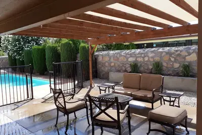 Image de Piscine: Escapade mémorable à El Paso: 4 chambres, près de l'aéroport, Ft Bliss.