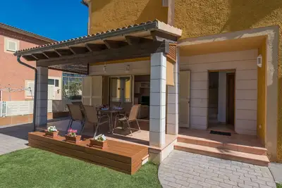 Image de Pereta - Chalet with private garden 130 m form the beach in Alcúdia. Free WiFi