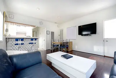 Image de Classic Catalina Cottage, 2. 5 p��tés de maisons de la plage et des commerces, Wifi