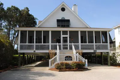 Lieu de repos: 6 Br / 6 Ba maison à Pawleys Island, pour 15 personnes