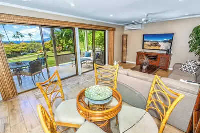 Image de Wailea Ekolu 805 Deluxe 2Bd / 2Ba, Maison de ville avec vue sur l'océan! Plein A / C, 4 personnes