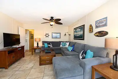 Spacieux, Duplex rénové au rez-de-chaussée, rue calme, Wifi