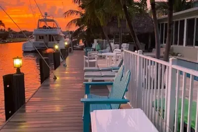 Image de Cozy Apt Villa sur le canal à un pâté de maisons de la plage avec piscine chauffée et Jucuzzi