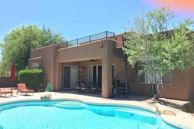Image de Luxury Private Troon North Home Heat Spa + Pool2Br2Ba + Den Sleeps Six 30day min