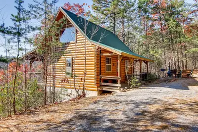Image de Vous apprécierez cette cabane en rondelle confortable et privée cachée pour la vie privée!