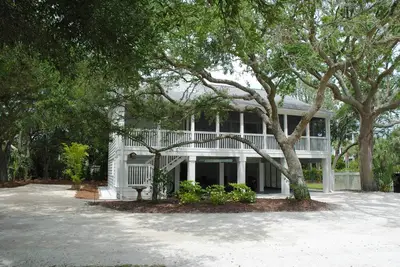 Sea Oats: 5 Br / 2. 5 Ba maison à Pawleys Island, pour 11 personnes