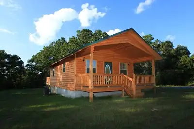 Image de Cabine de luxe isolée sur 450 acres avec bain à remous, sentiers 4 roues; Utv à louer!