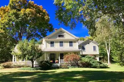 Image de Gracieuse maison avec piscine: privée et spacieuse, près de la ville