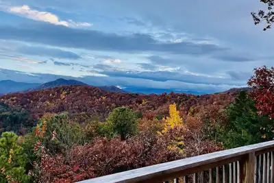 Image de Une cabane logée vous attend à Run To The Hills.