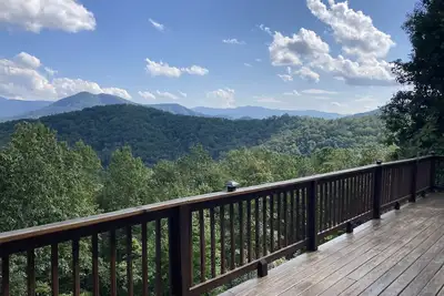 Image de Le verre au sol au plafond vous permet de prendre une vue magnifique