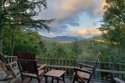 Image de Vues de la grande montagne! Famille et animaux acceptés! 5 min de ski, Storyland et la ville