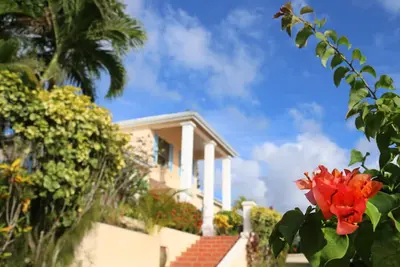 Image de Grande Maison - Vue panoramique de Belle Marigot Bay - * Réductions disponibles! *