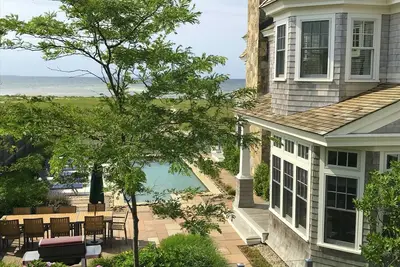 Image de Profitez de la vie de luxe Waterfront!