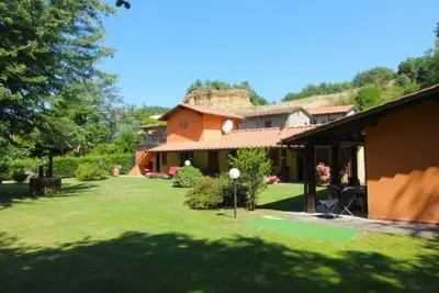 Image de Villa créée à partir d'anciennes dépendances avec piscine privée. Petit restaurant sur place géré pa