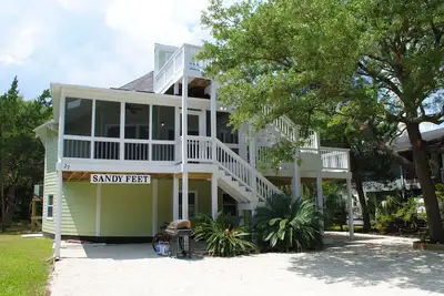 Tranquillité: 5 Br / 3 Ba maison à Pawleys Island, pour 12 personnes