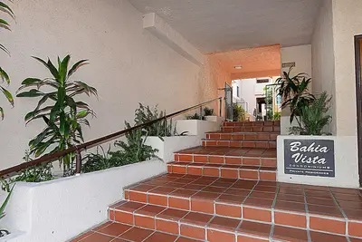 Image de 2 chambres, 2. 5 salles de bain, condo de style maison de ville, piscine commune et jacuzzi