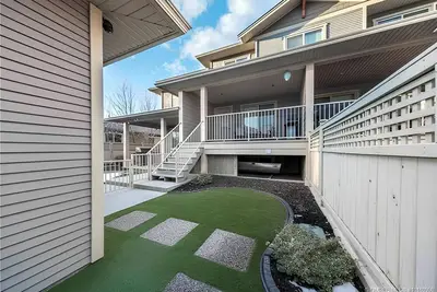 Image de Votre oasis privée - 2 Br House dans le centre-ville