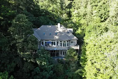 Image de The Lodge at Edenderry-Asheville Montagne Luxury Retreat avec bain Ă remous et Plus!