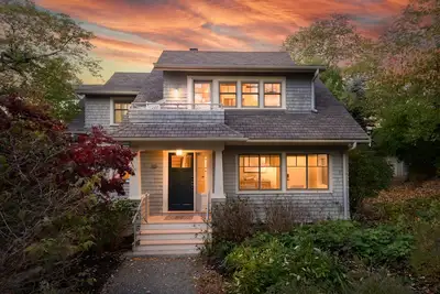 Image de Belle et moderne 4 + chambre Annisquam W / phare privé accès à la plage
