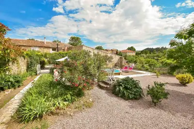 Image de Maison calme avec clim piscine privée jardin dans village du minervois
